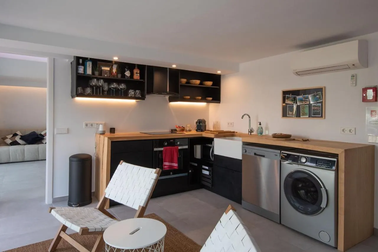 Romantic Modern Apartment Private Swimming Pool 5 Min Walk From Begur Centre 0*,  Spagna